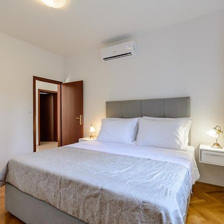 Apartment Marcela Сутіван Екстер'єр фото