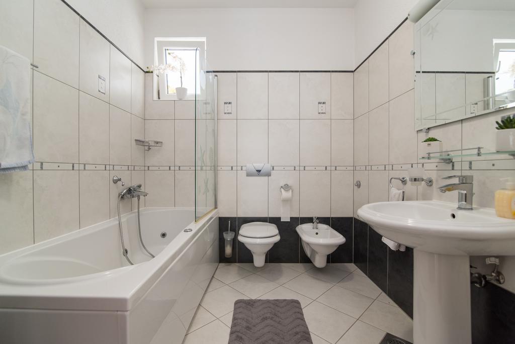 Apartment Marcela Сутіван Екстер'єр фото